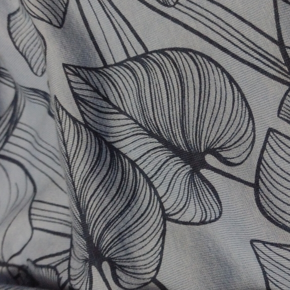 NWT Goodfellow & Co Tropical Print Midday Blue Plant V-Neck Shirt - Size M - Picture 4 of 6